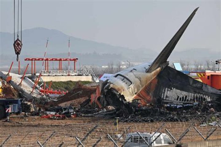 Has any plane crashes because of turbulence?
