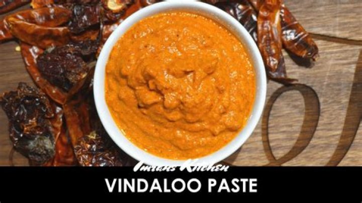 What is vindaloo sauce made of?